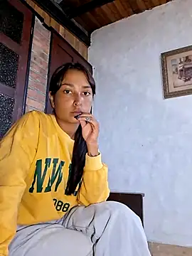 Bonnie Clydeee online show from 13, 3, 2026