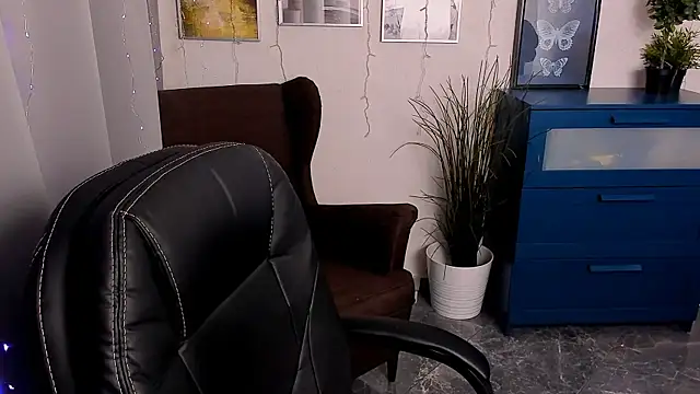 AlicePopsy online show from 2, 3, 2025