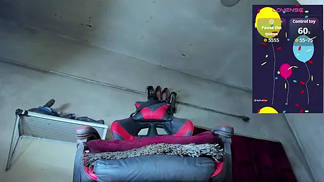 Trixy star horney online show from 15, 3, 2026