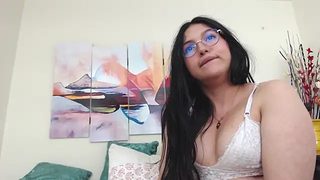 Snapshot of KatrinaRolan chatting on 7, 3, 2025 KatrinaRolan online show from 7, 3, 2025