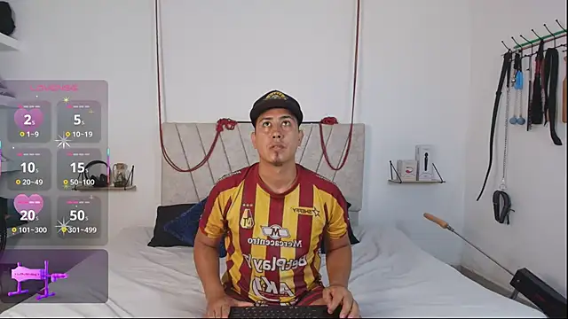 Snapshot of Liana_Asaff chatting on 16, 12, 2025 Liana Asaff online show from 16, 12, 2025