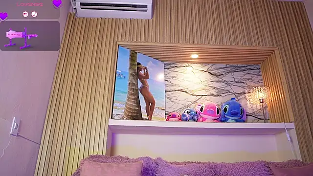 Snapshot of adri_crof chatting on 22, 10, 2025 adri crof online show from 22, 10, 2025