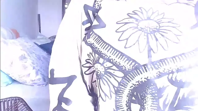 Snapshot of sweetcoralinee chatting on 2, 12, 2025 sweetcoralinee online show from 2, 12, 2025