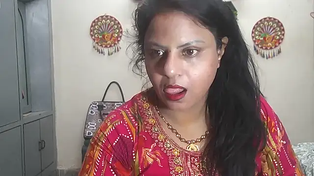 Sexy komolika online show from 4, 4, 2026