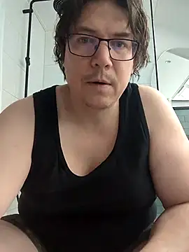 owned by goddess laurie online show from 14, 5, 2026