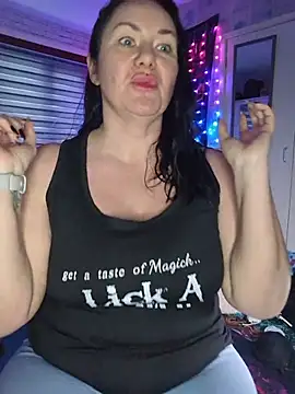 Snapshot of KinkyLittleWitch chatting on 6, 2, 2026 KinkyLittleWitch online show from 6, 2, 2026