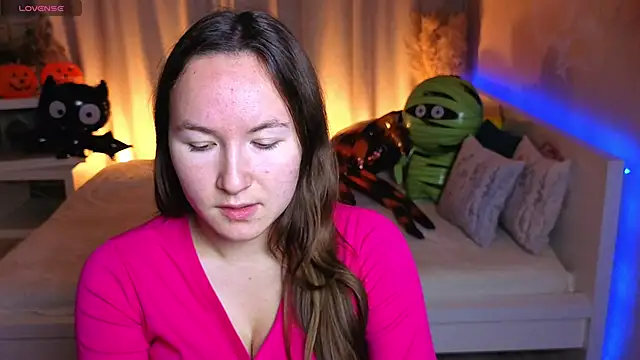 Snapshot of Little_doll_meow chatting on 17, 10, 2025 Little doll meow online show from 17, 10, 2025