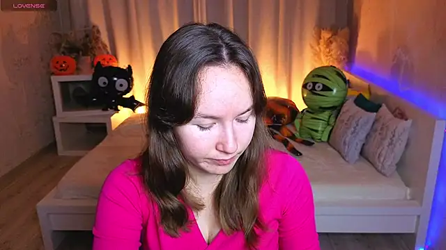 Snapshot of Little_doll_meow chatting on 27, 10, 2025 Little doll meow online show from 27, 10, 2025