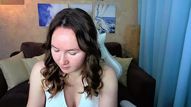 Snapshot of Little_doll_meow chatting on 19, 11, 2025 Little doll meow online show from 19, 11, 2025