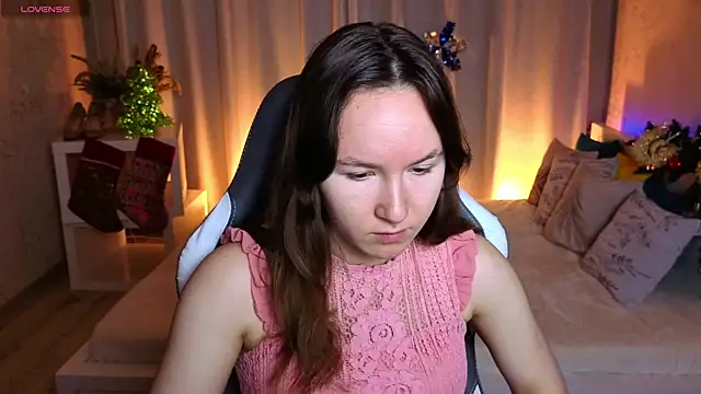 Snapshot of Little_doll_meow chatting on 16, 12, 2025 Little doll meow online show from 16, 12, 2025