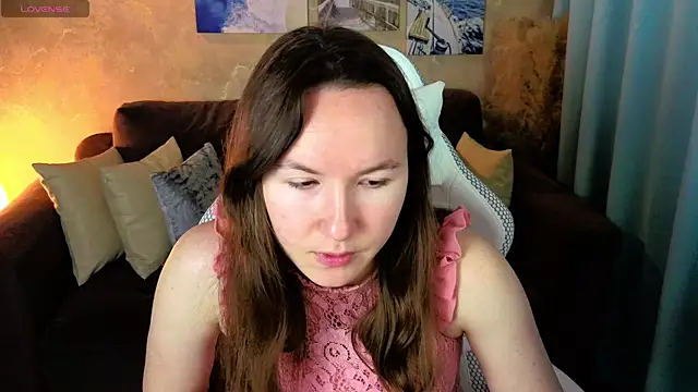 Snapshot of Little_doll_meow chatting on 21, 12, 2025 Little doll meow online show from 21, 12, 2025