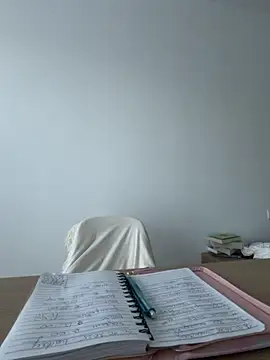 Snapshot of streetdoll chatting on 27, 10, 2025 streetdoll online show from 27, 10, 2025