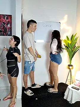 royalgirls x online show from 3, 3, 2026