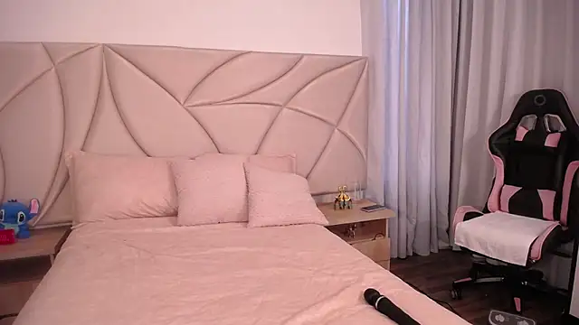 ValleryC online show from 4, 3, 2026