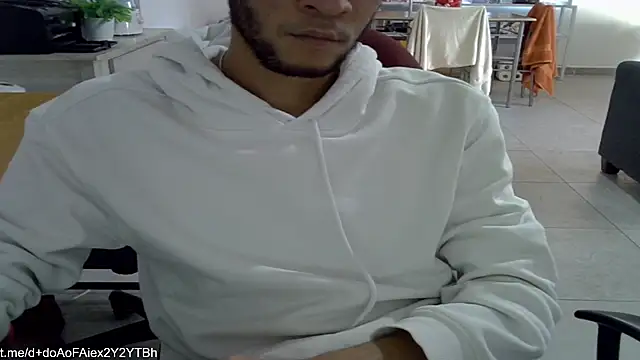 Snapshot of ClueSexxx chatting on 2, 3, 2025 ClueSexxx online show from 2, 3, 2025