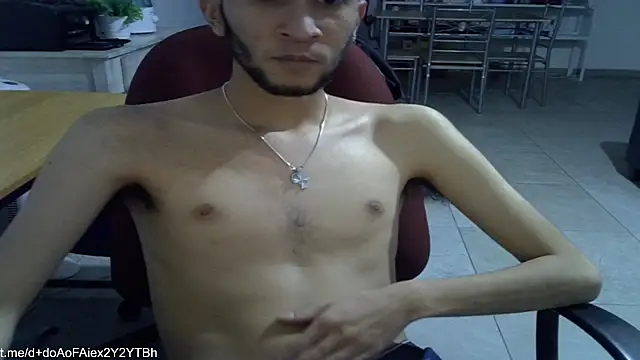 Snapshot of ClueSexxx chatting on 8, 3, 2025 ClueSexxx online show from 8, 3, 2025