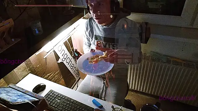 Snapshot of BongChannel chatting on 8, 1, 2025 BongChannel online show from 8, 1, 2025