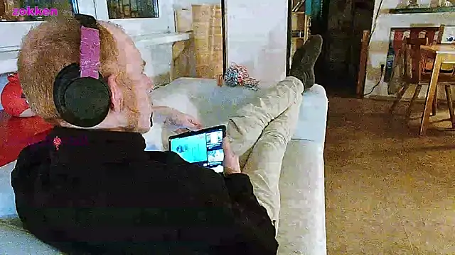 Snapshot of BongChannel chatting on 28, 1, 2025 BongChannel online show from 28, 1, 2025