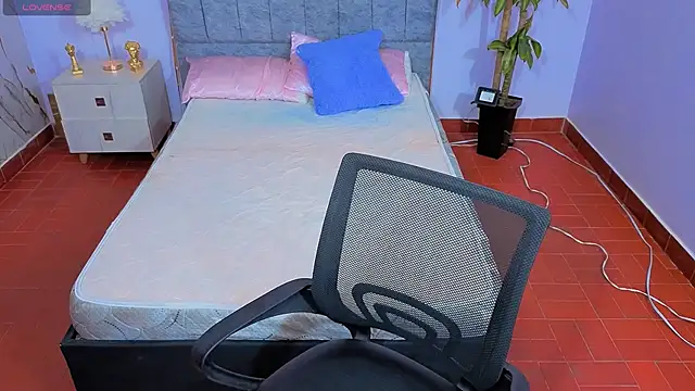 Snapshot of Lana_stone_ chatting on 11, 1, 2026 Lana stone online show from 11, 1, 2026