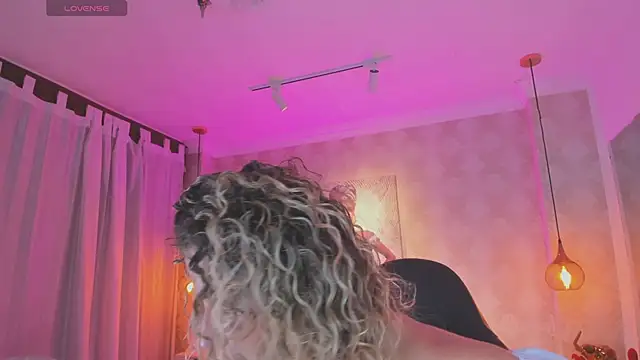 Shantall   online show from 6, 5, 2026
