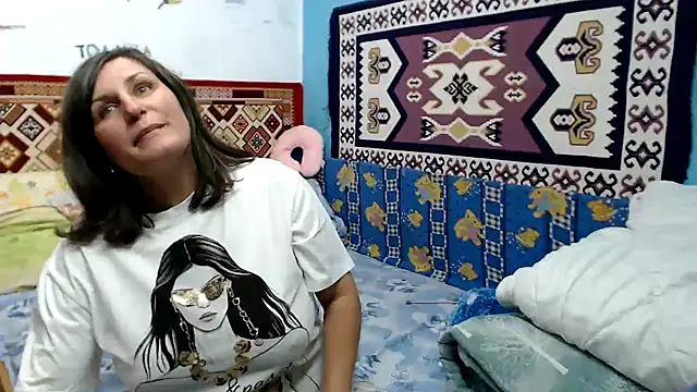 AdelineBlueEyes online show from 4, 10, 2025