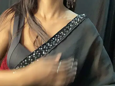 Sexy trisha  7 online show from 26, 12, 2024