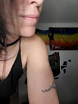 Snapshot of freyamoret chatting on 29, 9, 2025 freyamoret online show from 29, 9, 2025