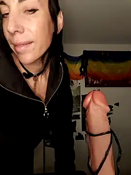 Snapshot of freyamoret chatting on 11, 10, 2025 freyamoret online show from 11, 10, 2025