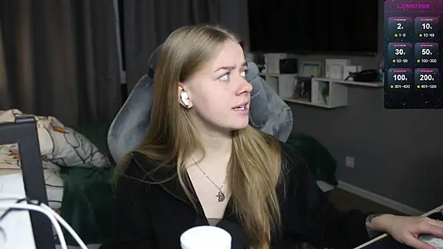 Snapshot of candy_maggie chatting on 5, 12, 2024 candy maggie online show from 5, 12, 2024