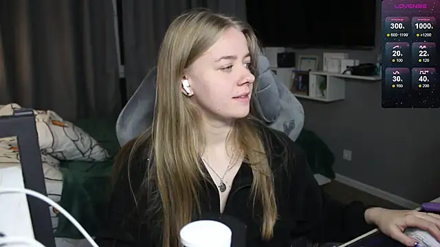 Snapshot of candy_maggie chatting on 5, 12, 2024 candy maggie online show from 5, 12, 2024