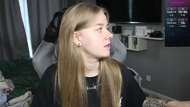 Snapshot of candy_maggie chatting on 10, 12, 2024 candy maggie online show from 10, 12, 2024