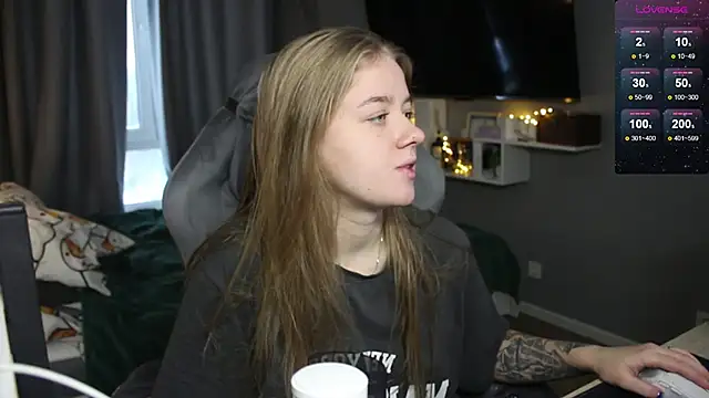 Snapshot of candy_maggie chatting on 19, 12, 2024 candy maggie online show from 19, 12, 2024