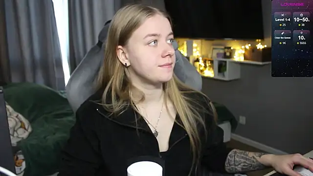 Snapshot of candy_maggie chatting on 20, 12, 2024 candy maggie online show from 20, 12, 2024