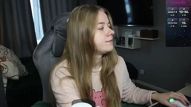 Snapshot of candy_maggie chatting on 9, 1, 2025 candy maggie online show from 9, 1, 2025