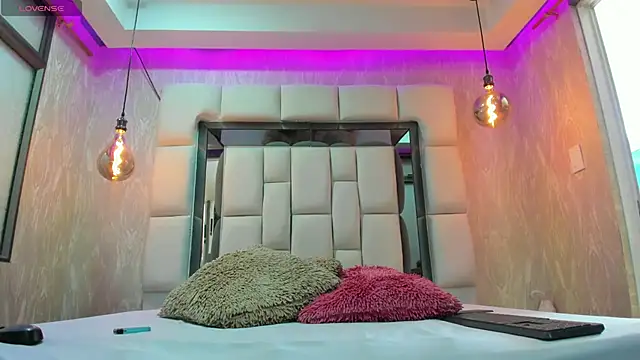 Snapshot of summer_lee_ chatting on 3, 3, 2025 summer lee online show from 3, 3, 2025