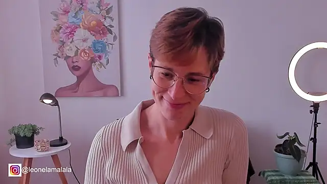Snapshot of cuddlingbunny chatting on 13, 3, 2025 cuddlingbunny online show from 13, 3, 2025