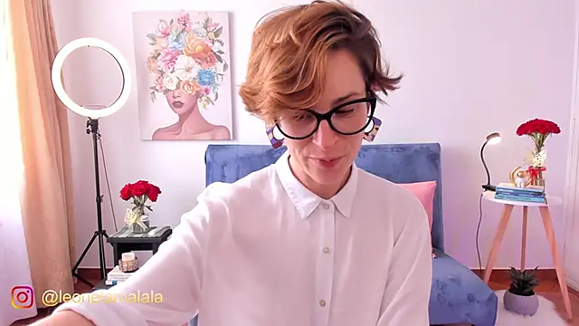 Snapshot of cuddlingbunny chatting on 5, 10, 2025 cuddlingbunny online show from 5, 10, 2025