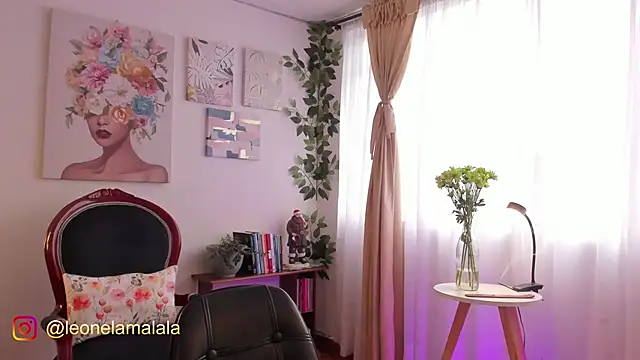 cuddlingbunny online show from 12, 11, 2025