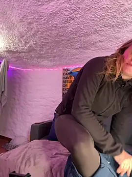 selenaluvv online show from 8, 3, 2026