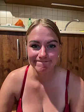 Snapshot of selenaluvv chatting on 18, 7, 2026 selenaluvv online show from 18, 7, 2026