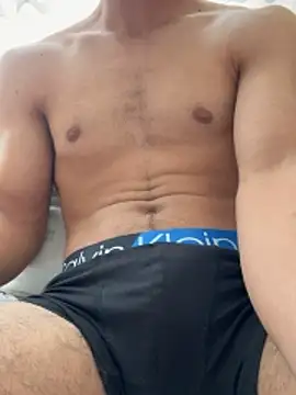 Snapshot of MuscleBoyy777 chatting on 21, 10, 2025 MuscleBoyy777 online show from 21, 10, 2025