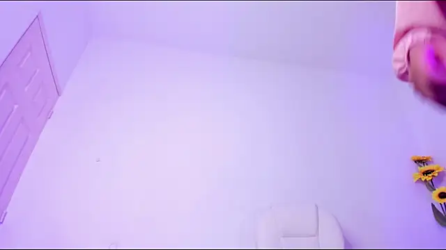 emma myers18 online show from 21, 2, 2025