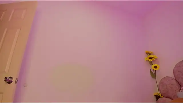 emma myers18 online show from 27, 2, 2025