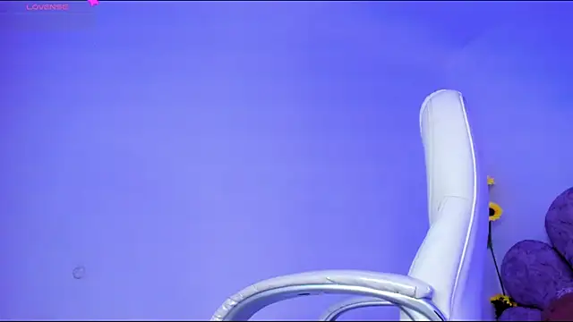 emma myers18 online show from 6, 3, 2025