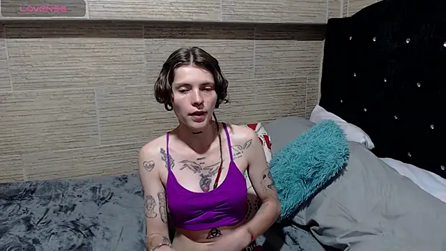 pretty cristal69 online show from 22, 2, 2025