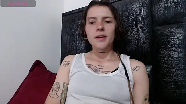 Snapshot of pretty_cristal69 chatting on 14, 9, 2025 pretty cristal69 online show from 14, 9, 2025