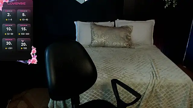 Snapshot of pretty_cristal69 chatting on 7, 2, 2026 pretty cristal69 online show from 7, 2, 2026