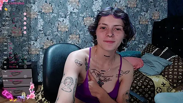 Snapshot of pretty_cristal69 chatting on 21, 4, 2026 pretty cristal69 online show from 21, 4, 2026