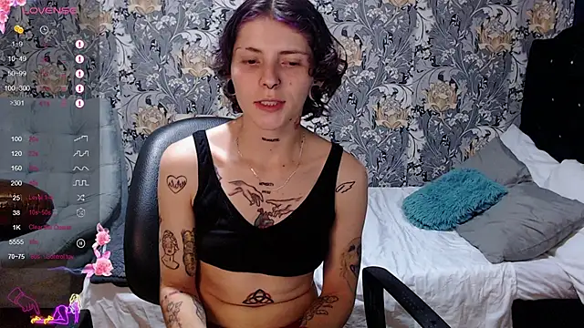 Snapshot of pretty_cristal69 chatting on 30, 5, 2026 pretty cristal69 online show from 30, 5, 2026