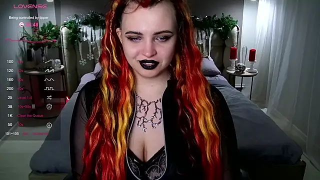 Miss Maya Mils online show from 27, 12, 2024